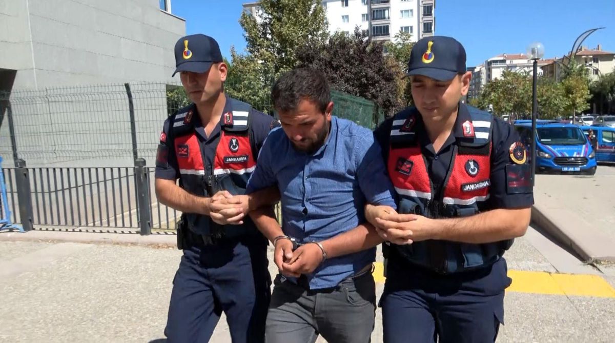 Hem çaldı, hem de 'Yanımda mıydın?' diye tepki gösterdi