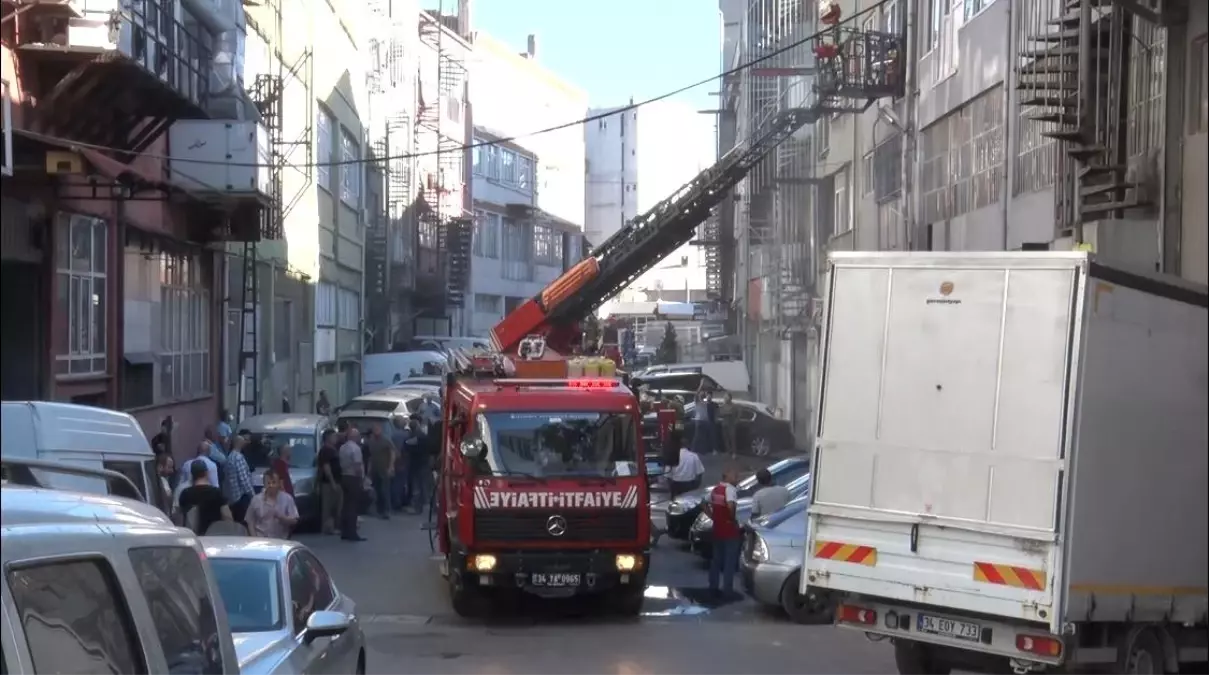 Son dakika haberleri | Kağıthane'de boya imalathanesinde yangın paniği