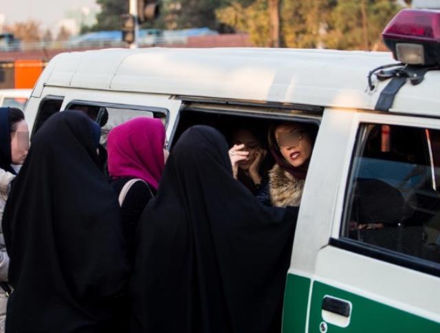 Mahsa Emini'nin ölümünün ardından tüm gözlere onlara çevrildi! ''Ahlak Polisi'' kimdir? Görev yetkileri nelerdir?