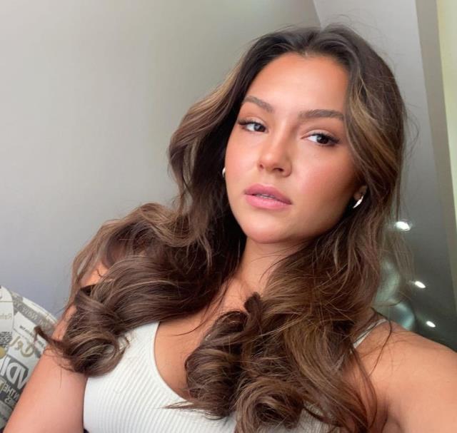 Murat Dalkılıç, 16 yaş küçük oyuncu sevgilisi Çağla Boz ile görüntülendi Murat Dalkılıç, 16 yaş küçük oyuncu sevgilisi Çağla Boz ile görüntülendi