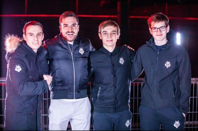 Önce rest çekti sonra özür diledi! İnsan kaçakçısı ile beraber video paylaşan takım CEO'suna tepki yağdı