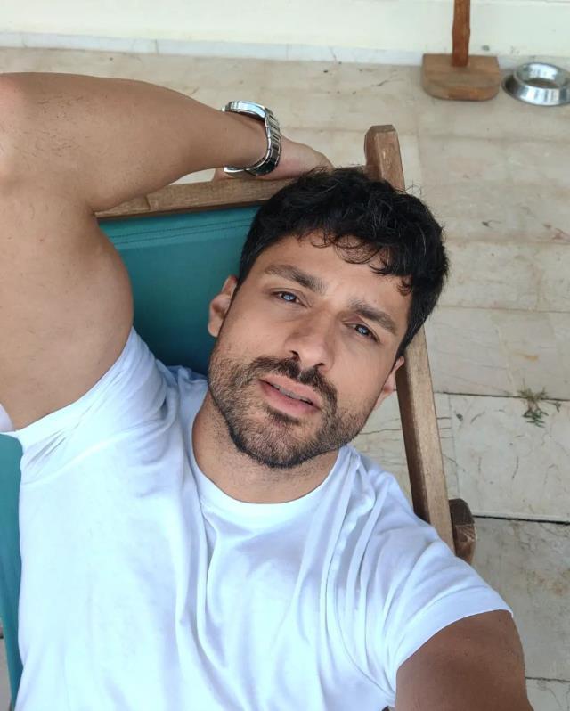 Partide sevgilisiyle öpüşürken görüntülenen Oyuncu Ekin Mert Daymaz, muhabirlere sitem etti