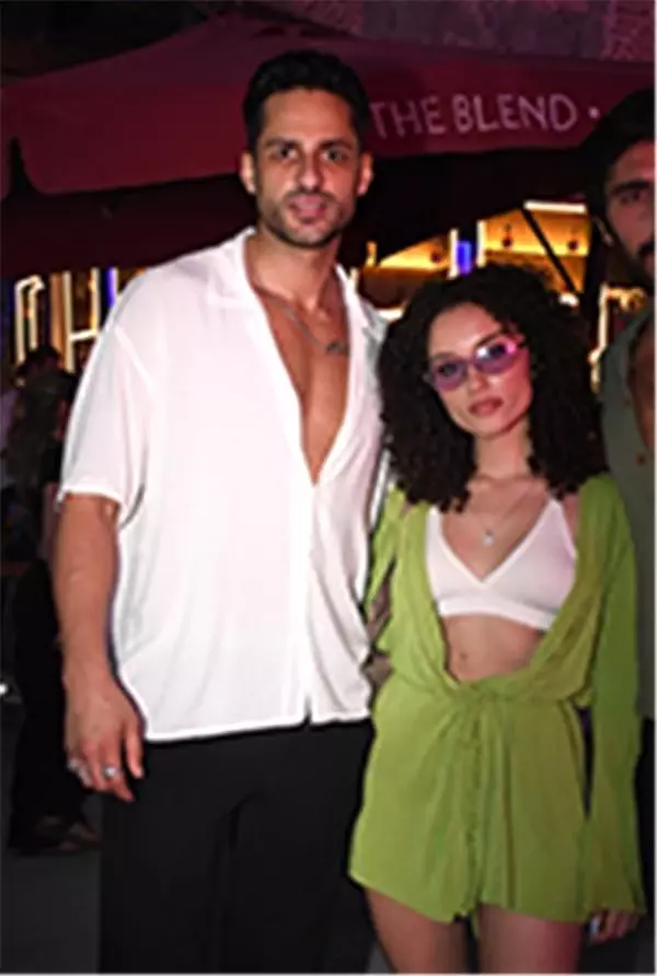 Partide sevgilisiyle öpüşürken görüntülenen Oyuncu Ekin Mert Daymaz, muhabirlere sitem etti