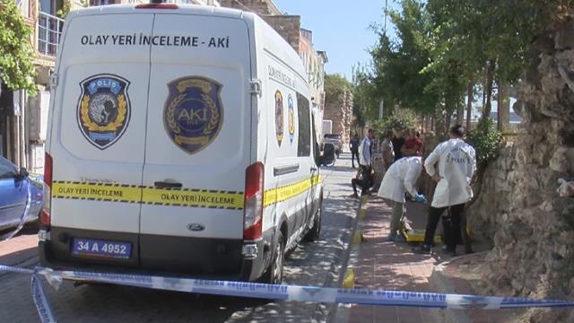 Son Dakika! Fatih'te 2 polis, durdurdukları araçtaki şüpheliler tarafından silahla vuruldu