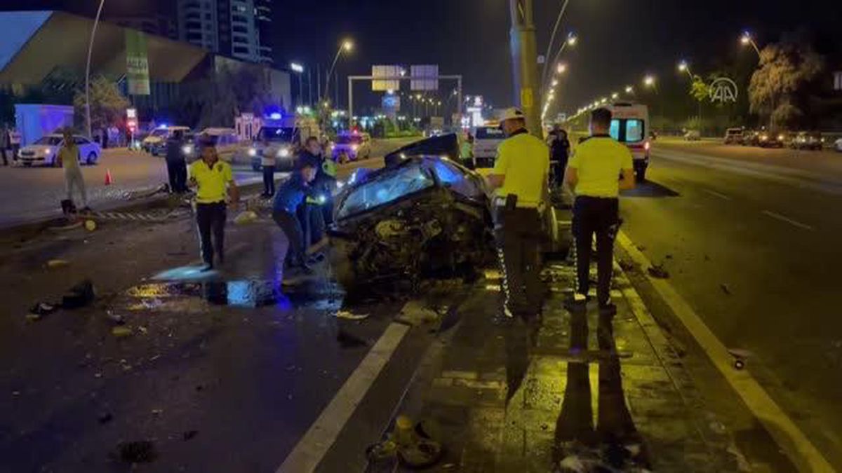 Son dakika haber... Trafik kazasında 2 kişi öldü, 2 kişi yaralandı