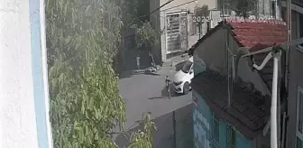 Son dakika haber... Ümraniye'de yolun karşısına geçmek isteyen çocuğa otomobil çarptı...Kaza anı kamerada