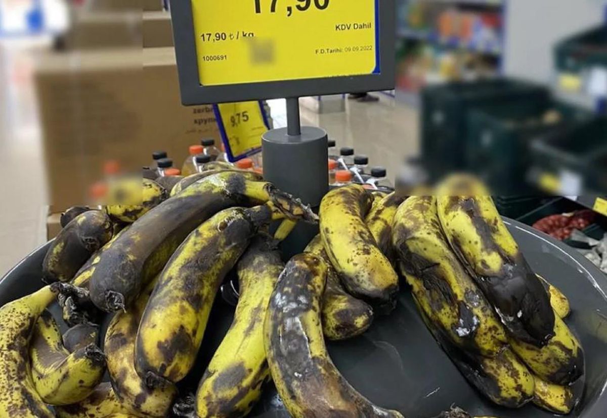Zincir markette 'Yerli' diye satılan muz hem görüntüsü hem de fiyatıyla tartışma yarattı