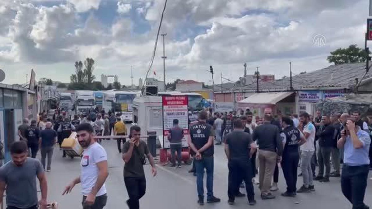 Fatih'teki 'Avrupa Pazarı'nda yıkım gerginliği