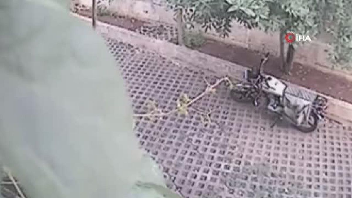 Son dakika haber! Güpegündüz motosiklet hırsızlığı kamerada