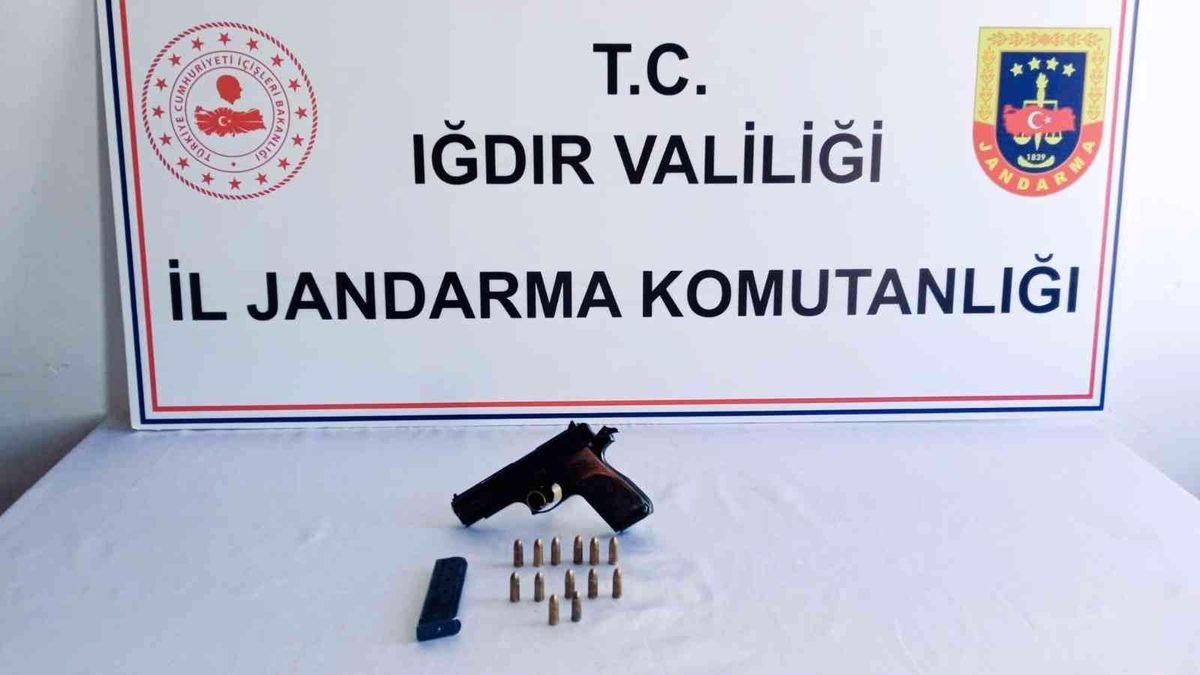 Son dakika haberleri | Iğdır'da tarihi eser ve silah kaçakçılığı operasyonu: 4 gözaltı