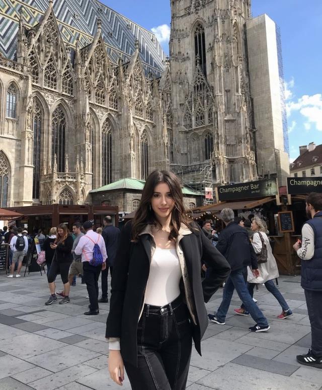 Nursena Say sevgilisi var mı? Miss Turkey Nursena Say evli mi?