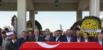 Vefat eden eski milli güreşçi Mustafa Dağıstanlı, son yolculuğuna uğurlandı