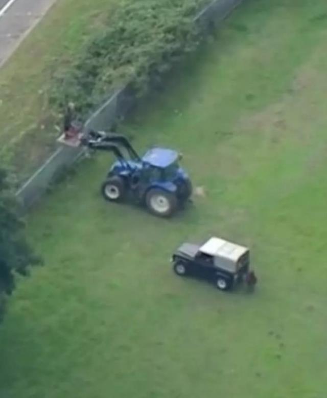 Zeki çiftçinin Kraliçe Elizabeth'in cenazesini görmek için bulduğu yöntem pes dedirtti