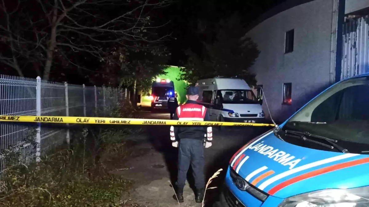 Son dakika haberleri... Ailesi haber alamıyordu, fabrika bahçesinde ölü bulundu