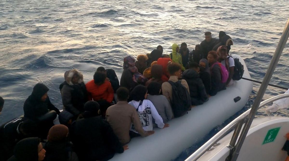 Balıkesir haberleri... Ayvalık açıklarında 51 düzensiz göçmen kurtarıldı