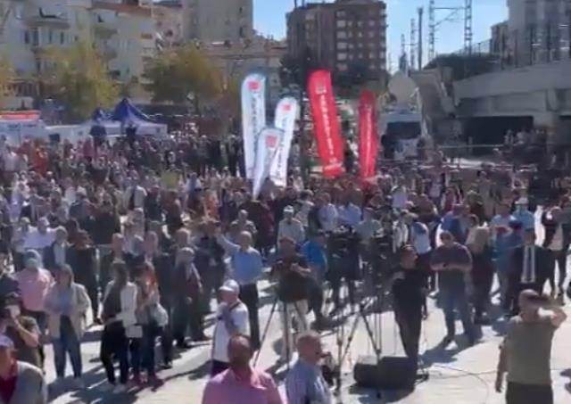 Davası ertelenen Ekrem İmamoğlu'ndan ilk sözler: Boş işlerle uğraşmayıp bu defteri kapatsınlar