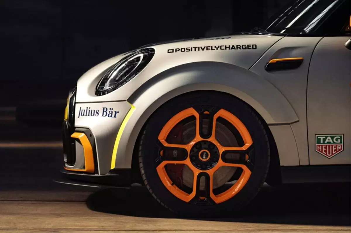 FIA Formula E Resmi Güvenlik Aracı MINI E-Pacesetter Türkiye'de!