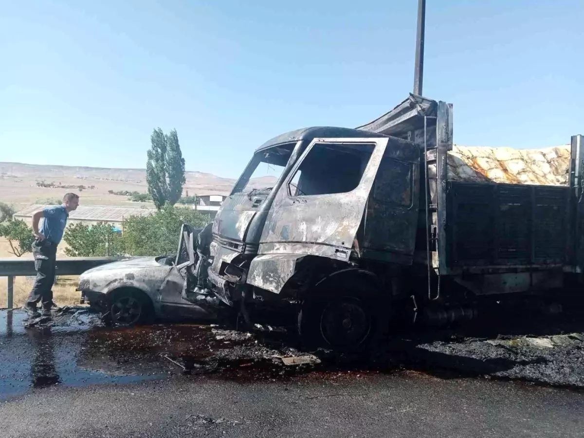 Kamyonet sürücüsü dehşete düşüren kazayı anlattı: 'O an şoka girdim'