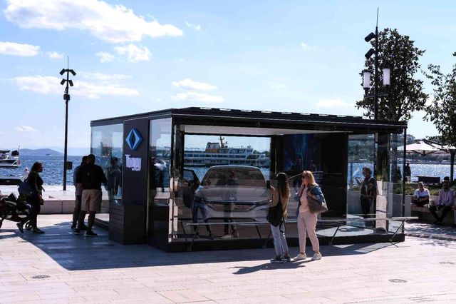 Vatandaşlar TOKİ gibi yerli otomobil için de kolaylık istiyor! TOGG'un 'Konsept Akıllı Cihazı' Galatport'da görücüye çıktı