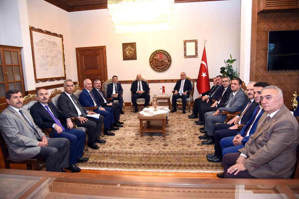 Kastamonu yerel haberleri... Bakan yardımcıları Yumaklı ve Turagay'dan Kastamonu Valiliğine ziyaret