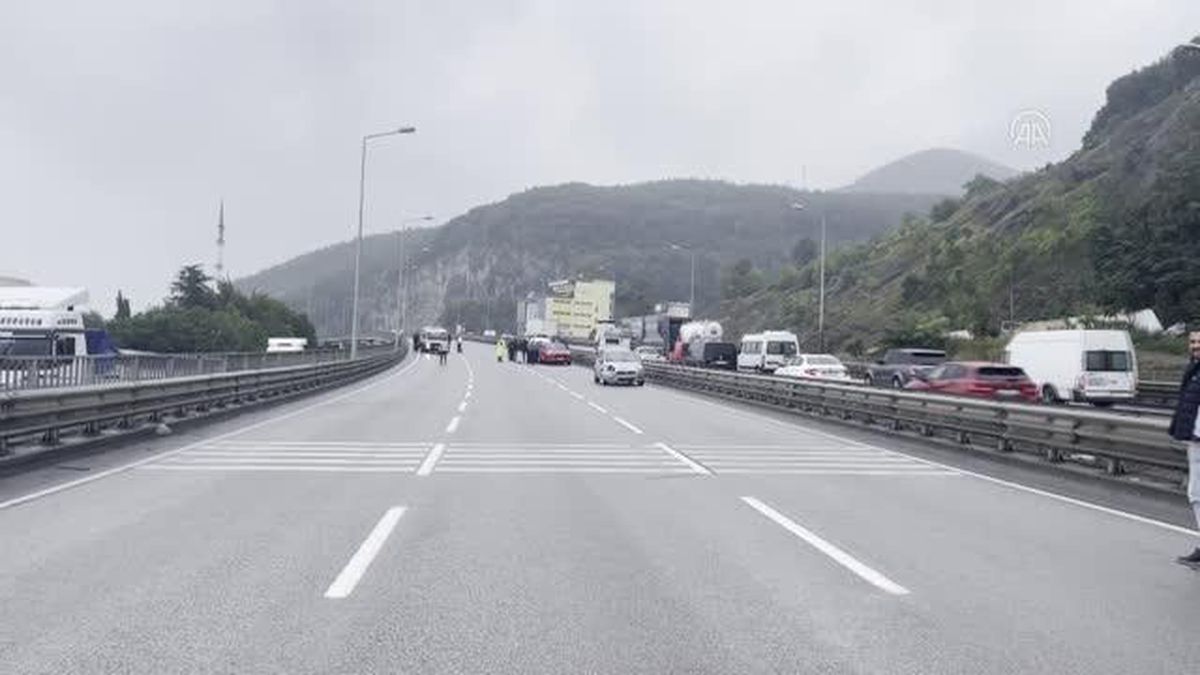 İki ayrı trafik kazasında 5 kişi yaralandı