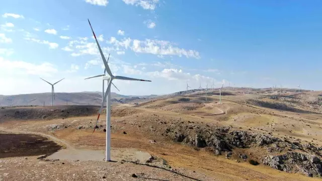 İlçenin içinden geçtiler, gören bir daha baktı