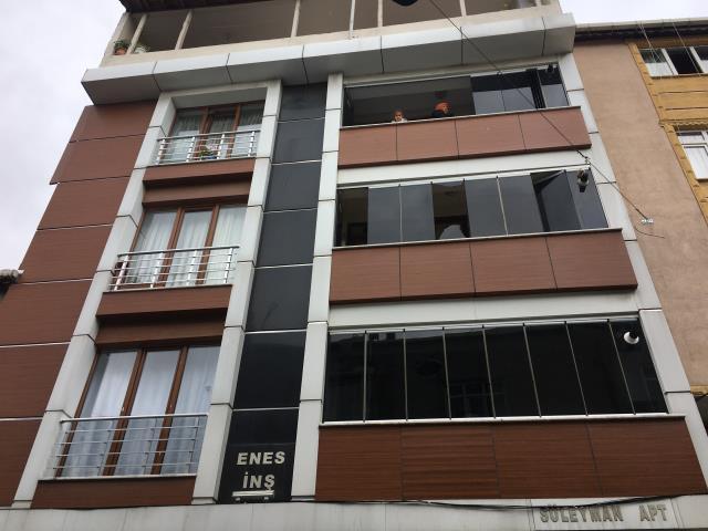 Kardeşi için endişelenip balkona çıktı, husumetlisinin silahından çıkan kurşunla can verdi