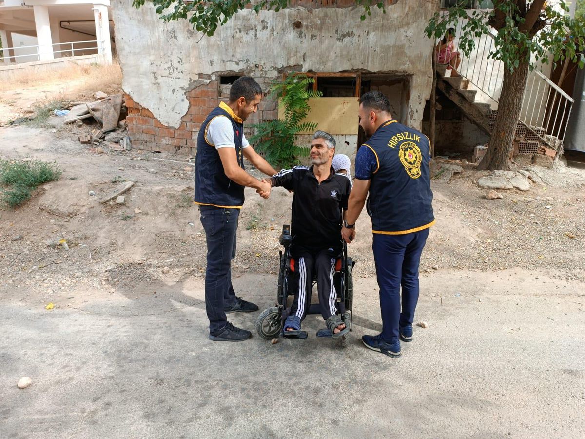 Malatya gündem: Malatya'da çalınan akülü tekerlekli sandalye polis tarafından bulunarak sahibine teslim edildi