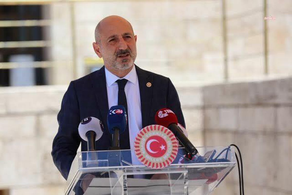 Öztunç: 'Yanlış Politikalar Nedeniyle Türkiye'de Ekim Yapılan Toprak Büyüklüğü de Kayıtlı Çiftçi Sayısı da Giderek Azalmaktadır'