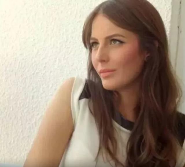 'Bir dolar bir de göğüslerim çok değerli' diyen Hande Sarıoğlu'nun estetiksiz hali bomba 'Bir dolar bir de göğüslerim çok değerli' diyen Hande Sarıoğlu'nun estetiksiz hali bomba