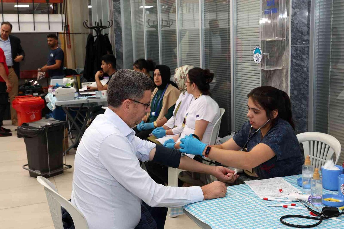 Kayseri haber | Kayseri Büyükşehir Belediyesi personelinden kan bağışı