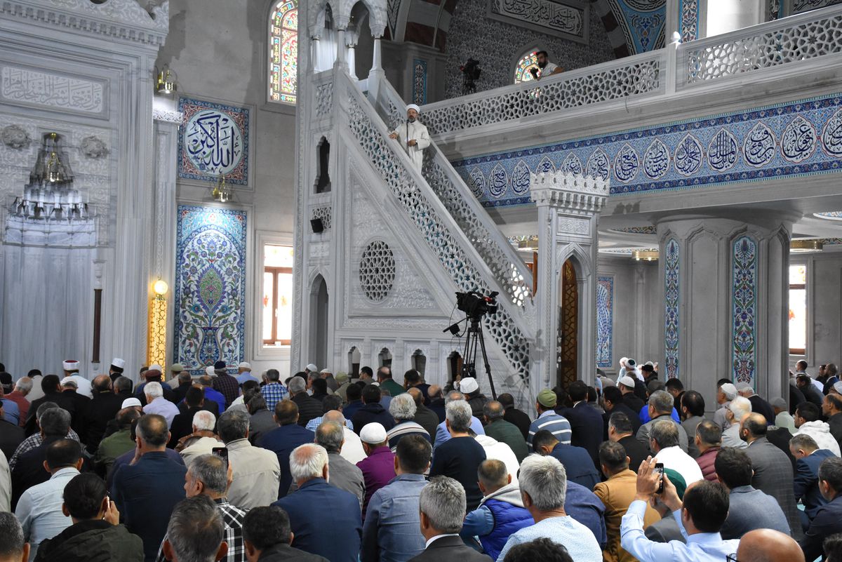 Diyanet İşleri Başkanı Erbaş Ulu Cami Diyanet Gençlik Merkezi'nin açılışını yaptı