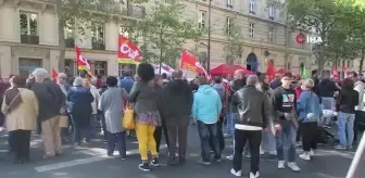 Fransa'da sağlık çalışanlarından protesto