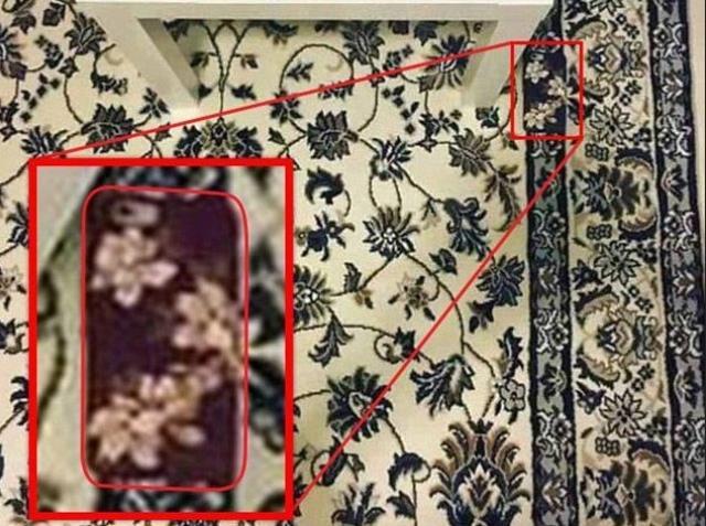 Halının üzerindeki telefon nerede? Sosyal medyada gündem olan işte o telefon! Halının üzerindeki telefon nerede? Sosyal medyada gündem olan işte o telefon!