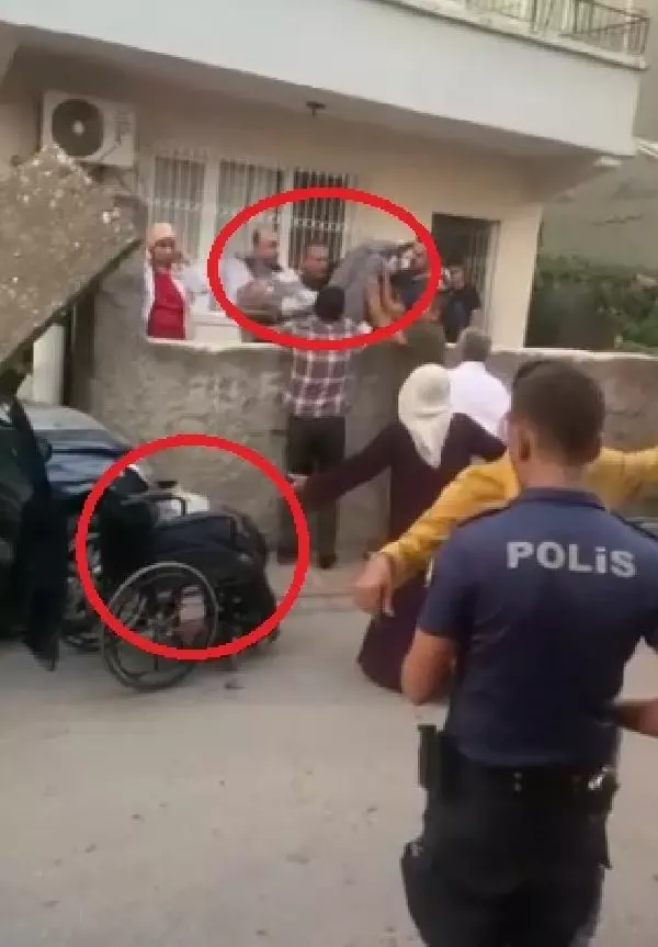 Torununun kınası için hazırlanıp evinin önünde bekleyen kadın, çıkan çatışmada hayatını kaybetti Torununun kınası için hazırlanıp evinin önünde bekleyen kadın, çıkan çatışmada hayatını kaybetti