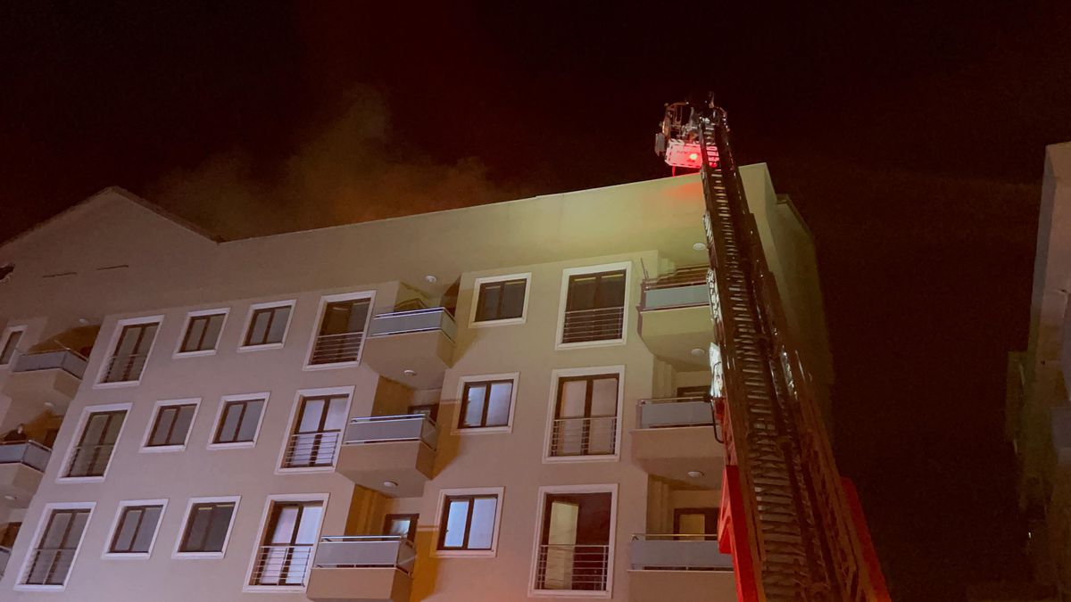 Son dakika gündem: Apartmanda çıkan yangın söndürüldü