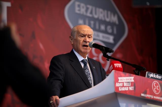 Bahçeli'den Kılıçdaroğlu'nun Demirtaş afişinin önünde poz vermesine sert tepki: Türkiye'ye meydan okuma küstahlığı