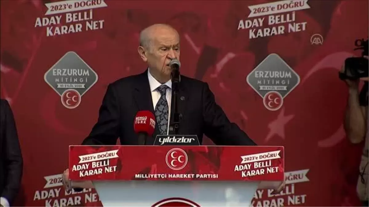 Bahçeli: 'Ülkemizin geleceğini teslimiyetçiler belirleyemez'