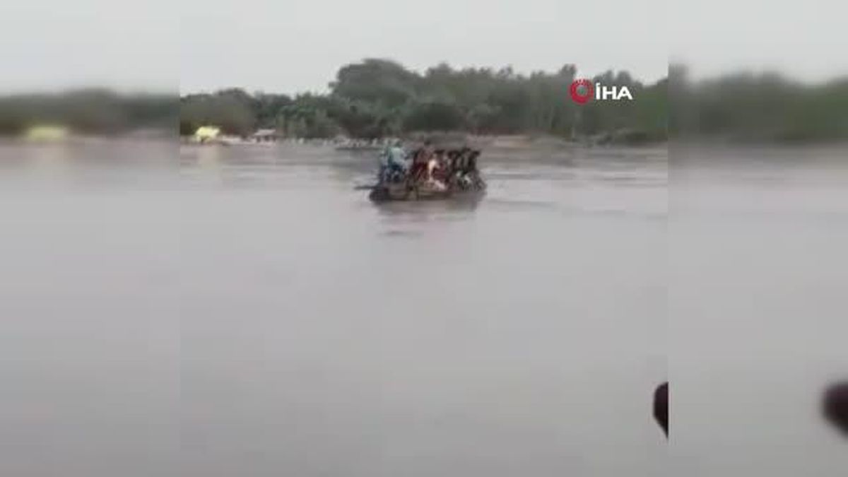 Bangladeş'te botun batması sonucu çoğunluğu kadın ve çocuk 24 kişi hayatını kaybetti, 30 kişi kayboldu