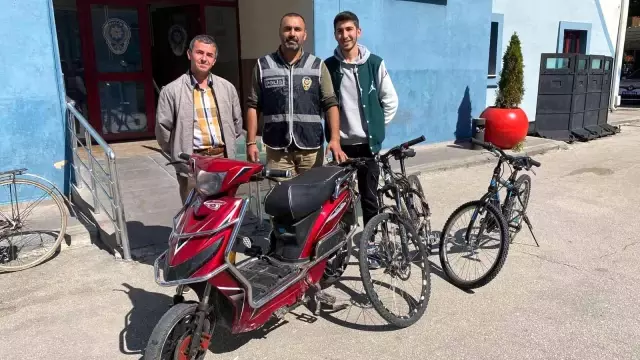 2'sini sattığı tespit edildi! Çaldığı bisikletleri satarken suçüstü yakalandı