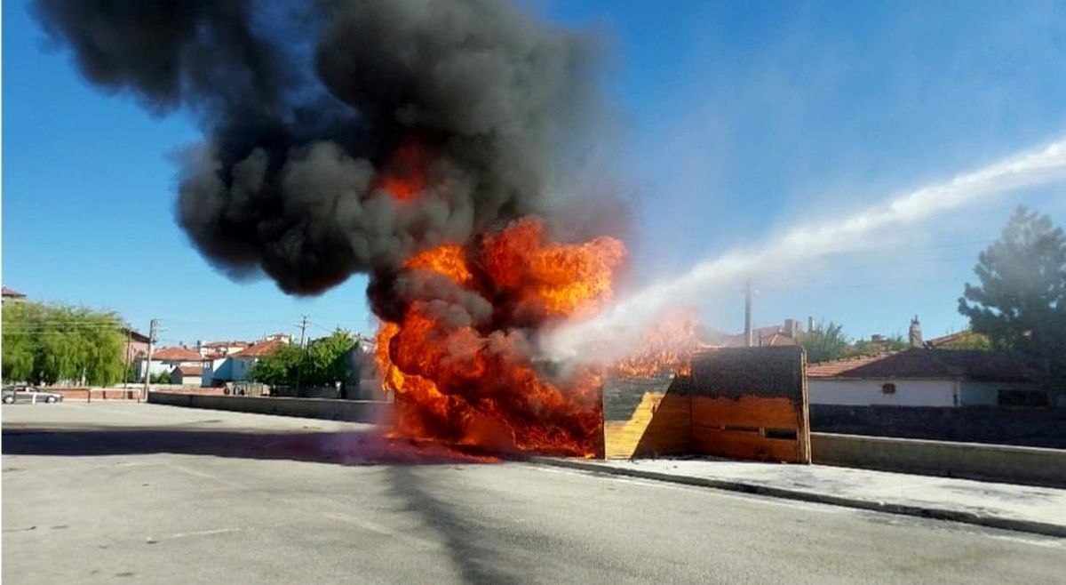 Son dakika haberleri... Çorum'da köy pazarında yangın