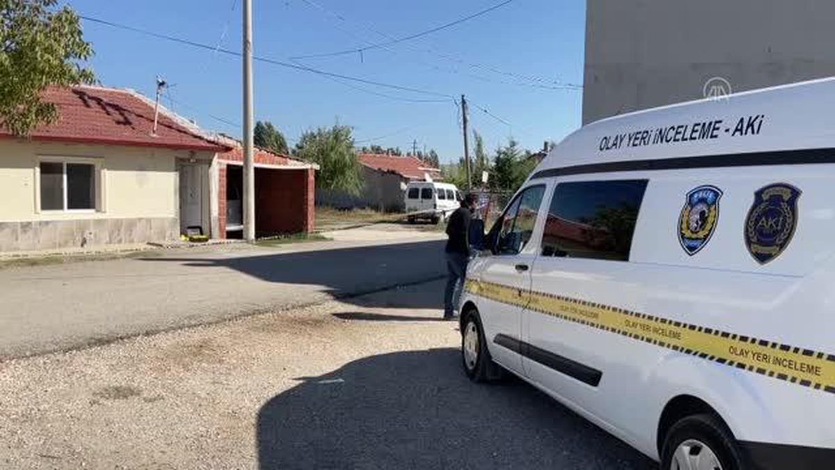 Son Dakika | ESKİŞEHİR - Bir evde çıkan silahlı kavgada 2 kişi öldü