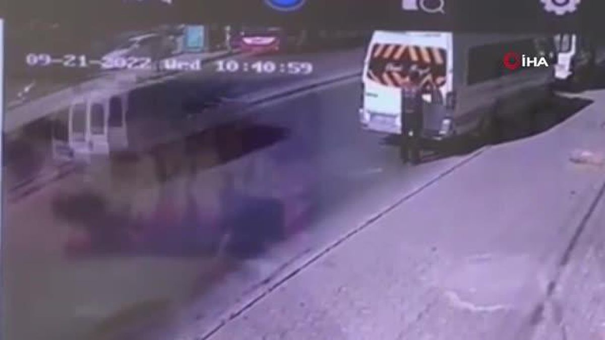 İki aracın arasında kalan adam hayatını kaybetti