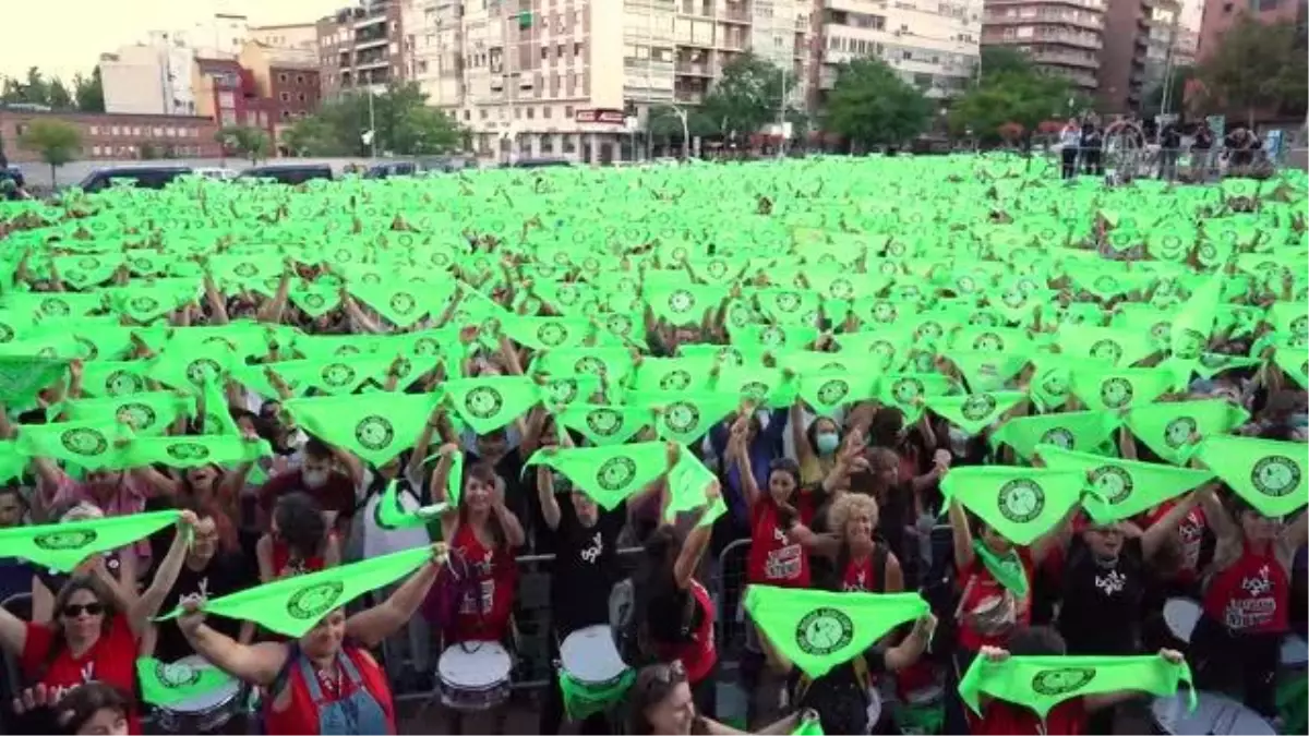 İspanya'da boğa güreşlerinin yasaklanması için Madrid'de gösteri düzenlendi