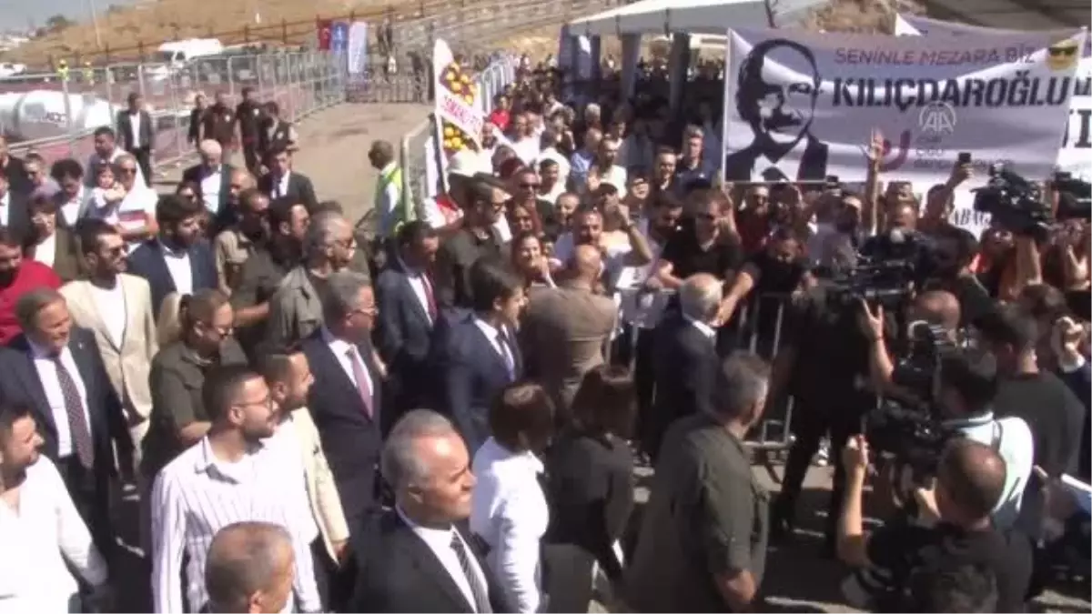 Kılıçdaroğlu, 'Gaziemir Kentsel Dönüşüm Projesi 1. Etap Temel Atma Töreni'ne katıldı
