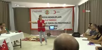 Kızılay'dan gazetecilere ilk yardım eğitimi