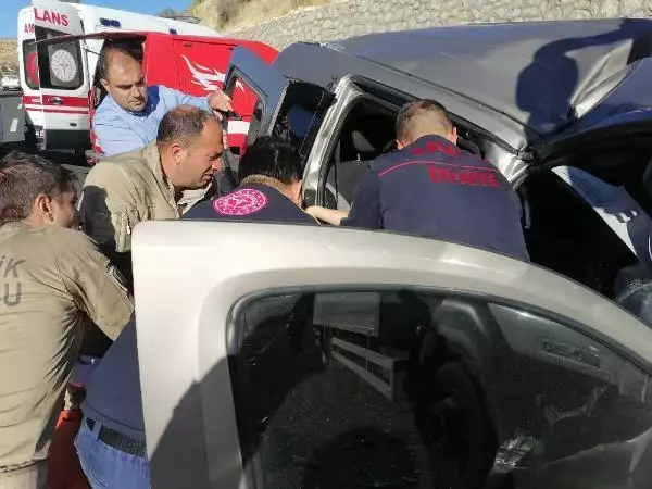 Malatya haber... Malatya'da TIR ile hafif ticari araç çarpıştı: 5 ölü, 1 yaralı