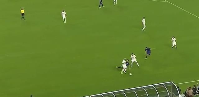 Messi'yi yere düşürdüğüne bin pişman oldu! Dünya, Arjantin maçında yaşananları konuşuyor