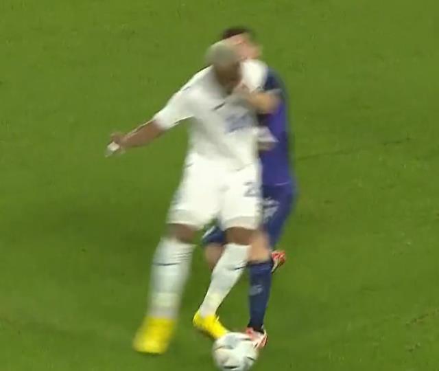 Messi'yi yere düşürdüğüne bin pişman oldu! Dünya, Arjantin maçında yaşananları konuşuyor