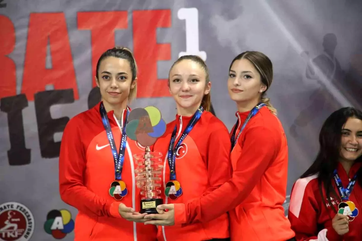 70 ülkeden sporcunun katıldığı karate şampiyonasında madalyalar sahiplerini buldu